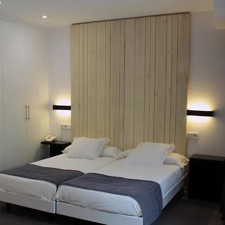 Lois Hotel 2*