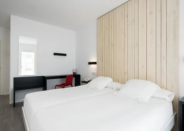 Lois 2* א-קורוניה